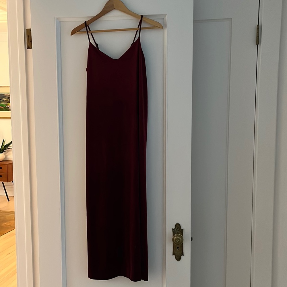 Imanimo burgundy maternity dress. Size medium. Excellent condition.
